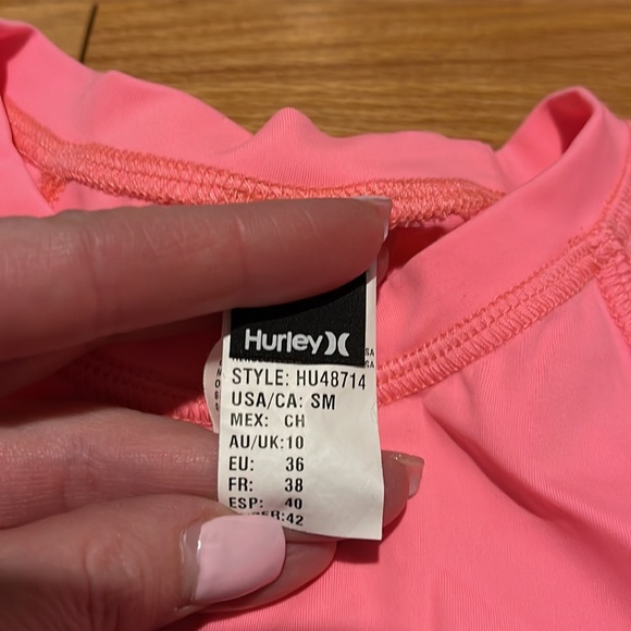 Hurley Pink Rash Guard - Picture 3 of 3